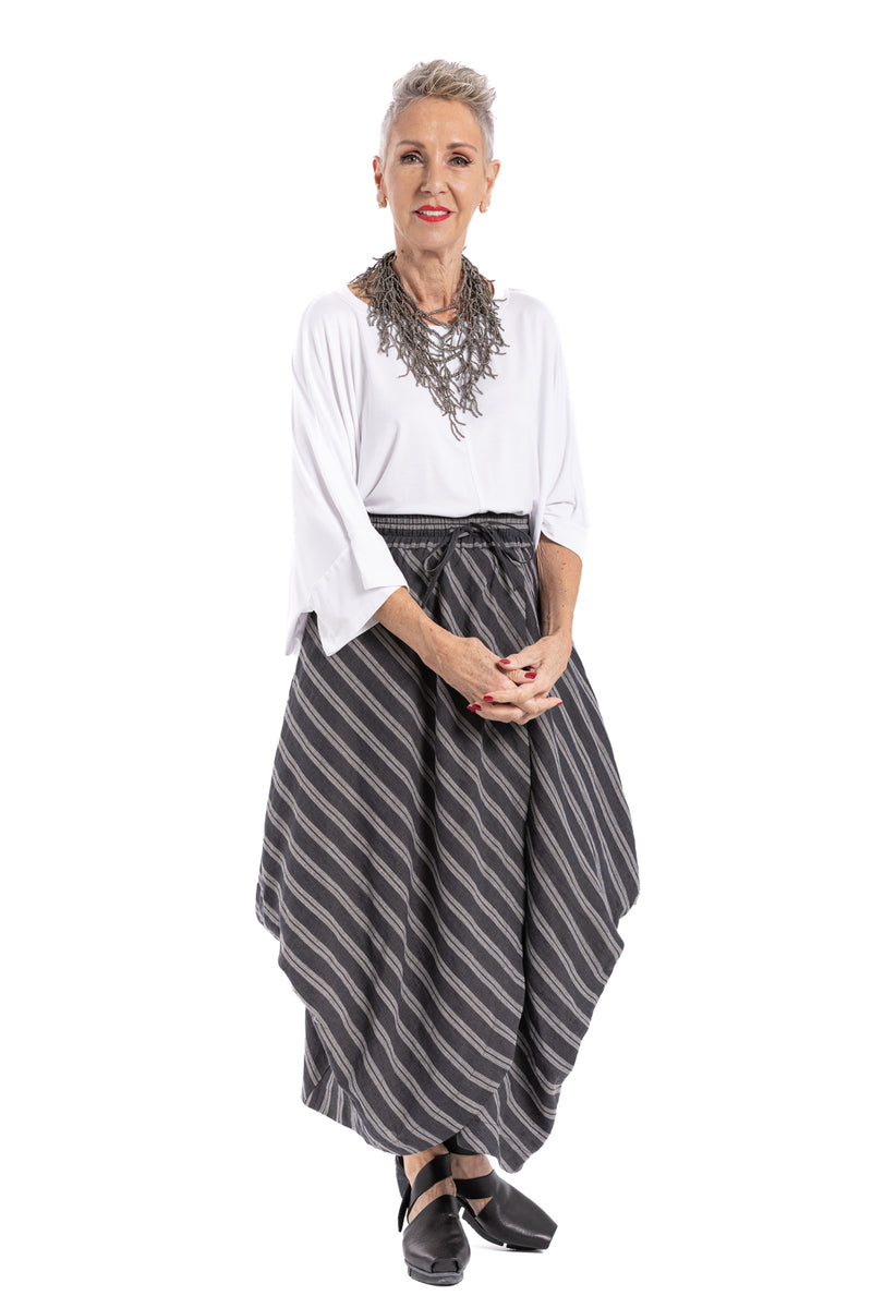 Subtle print mix classic maxi skirt outfit for women over 50
