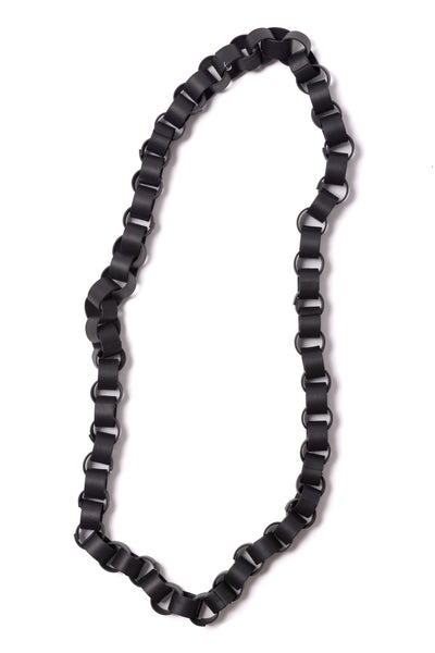 BOLD CHAIN NECKLACE