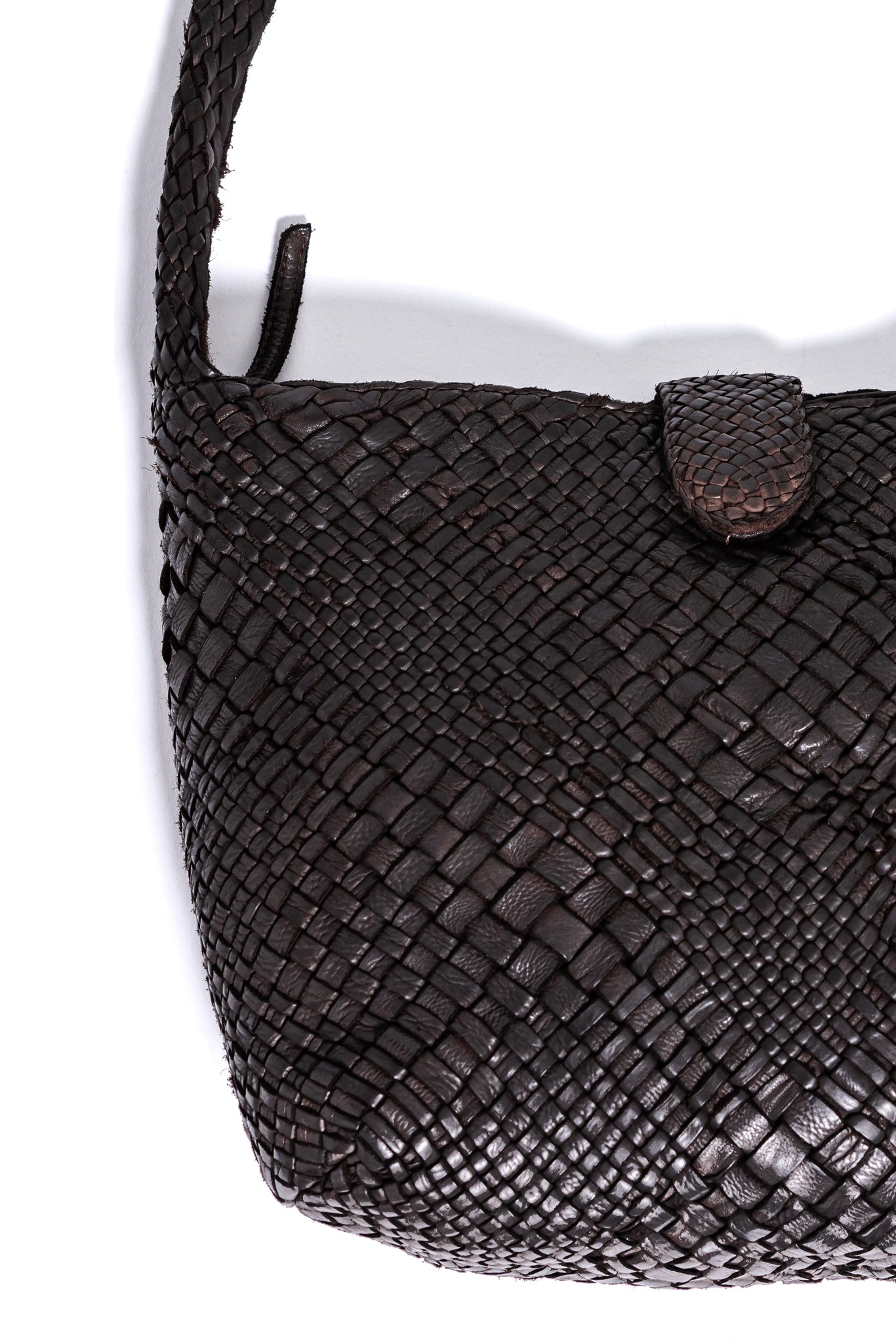 CHOCOLATE WOVEN BAG