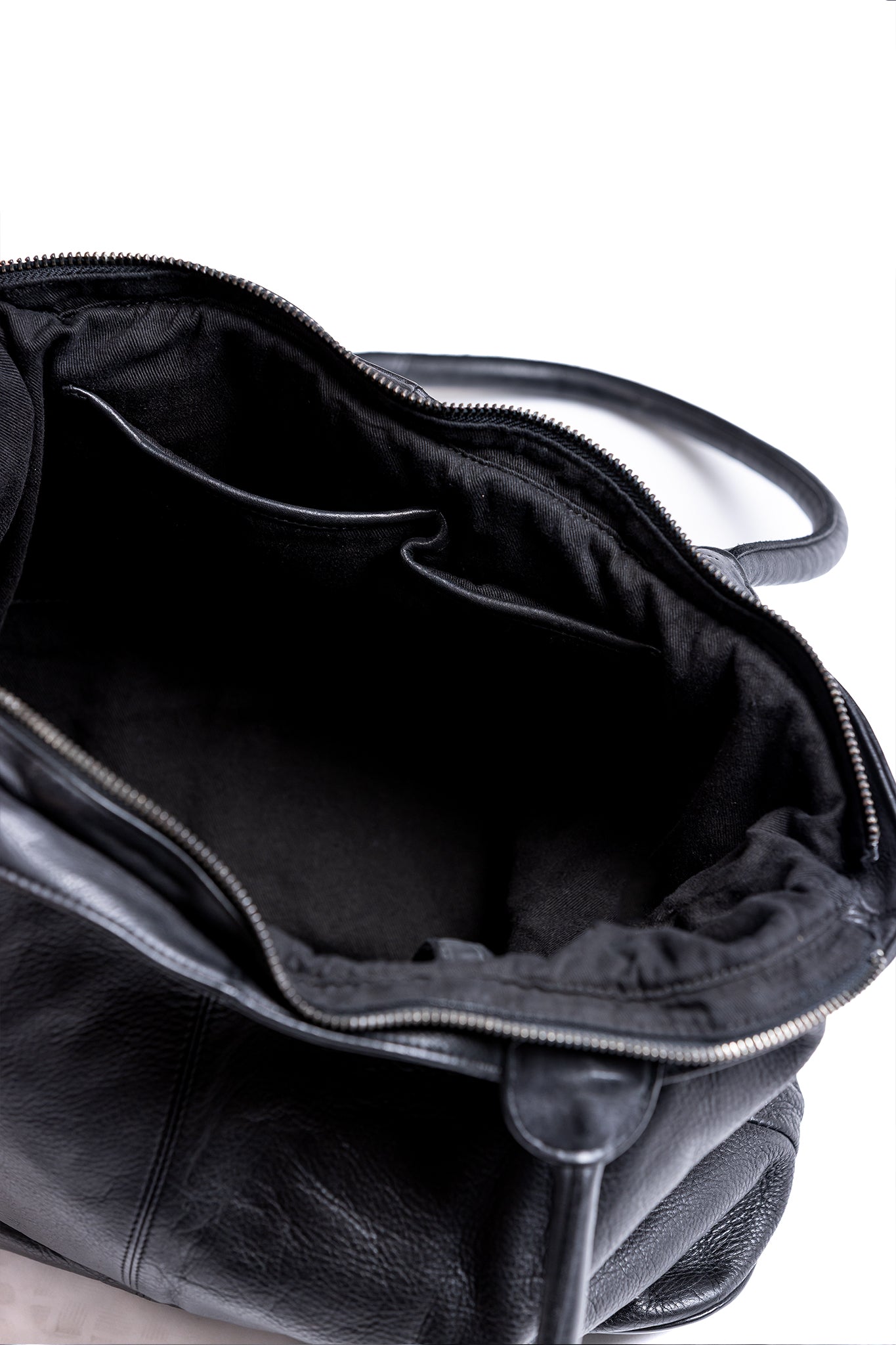 CLASSIC SHOULDER BAG
