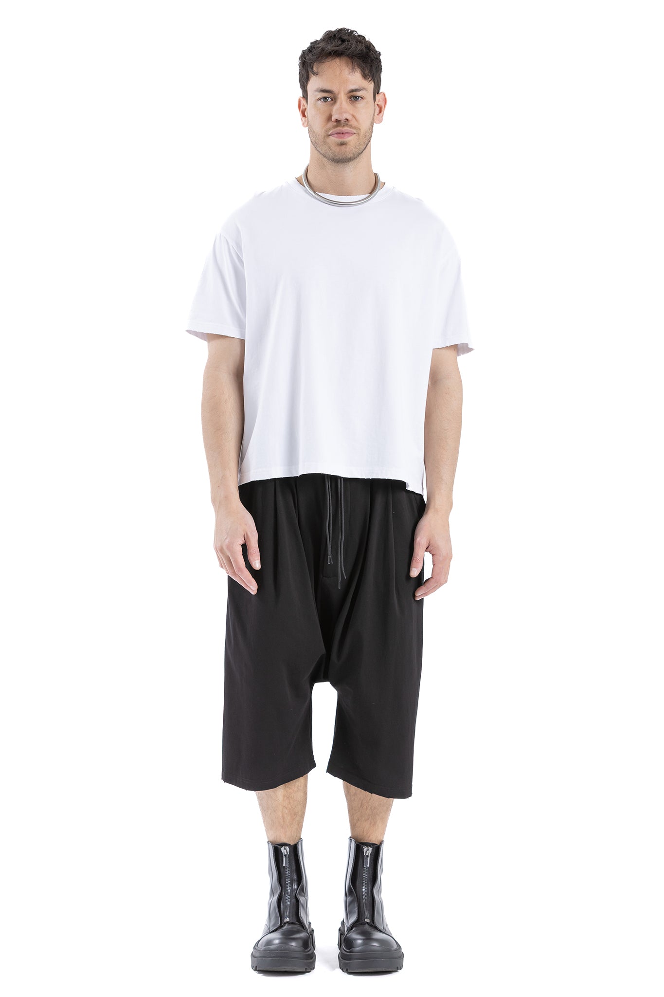 DISTRESSED DROP SHORT DC