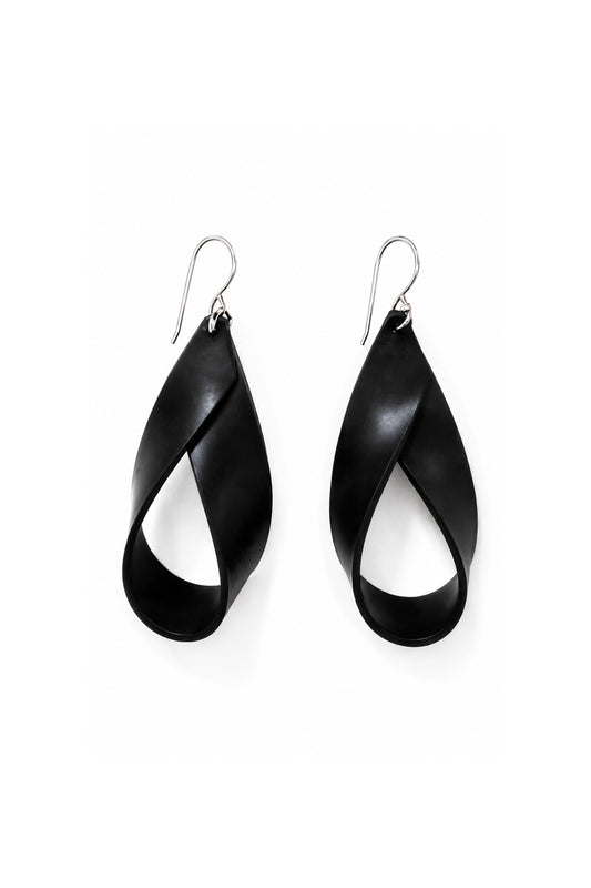 DROP EARRINGS