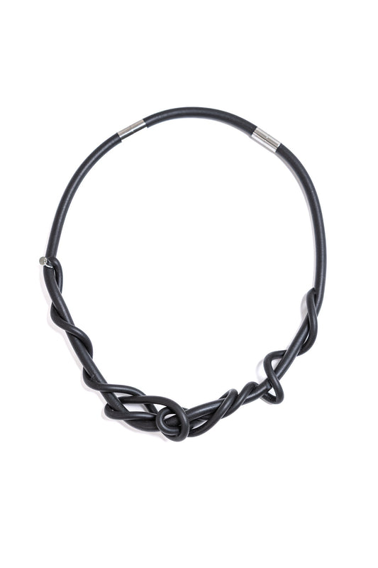 NEJIRI LOOP NECKLACE