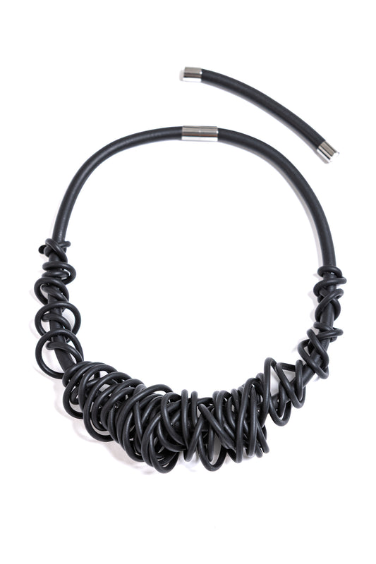 CONFUSION NECKLACE