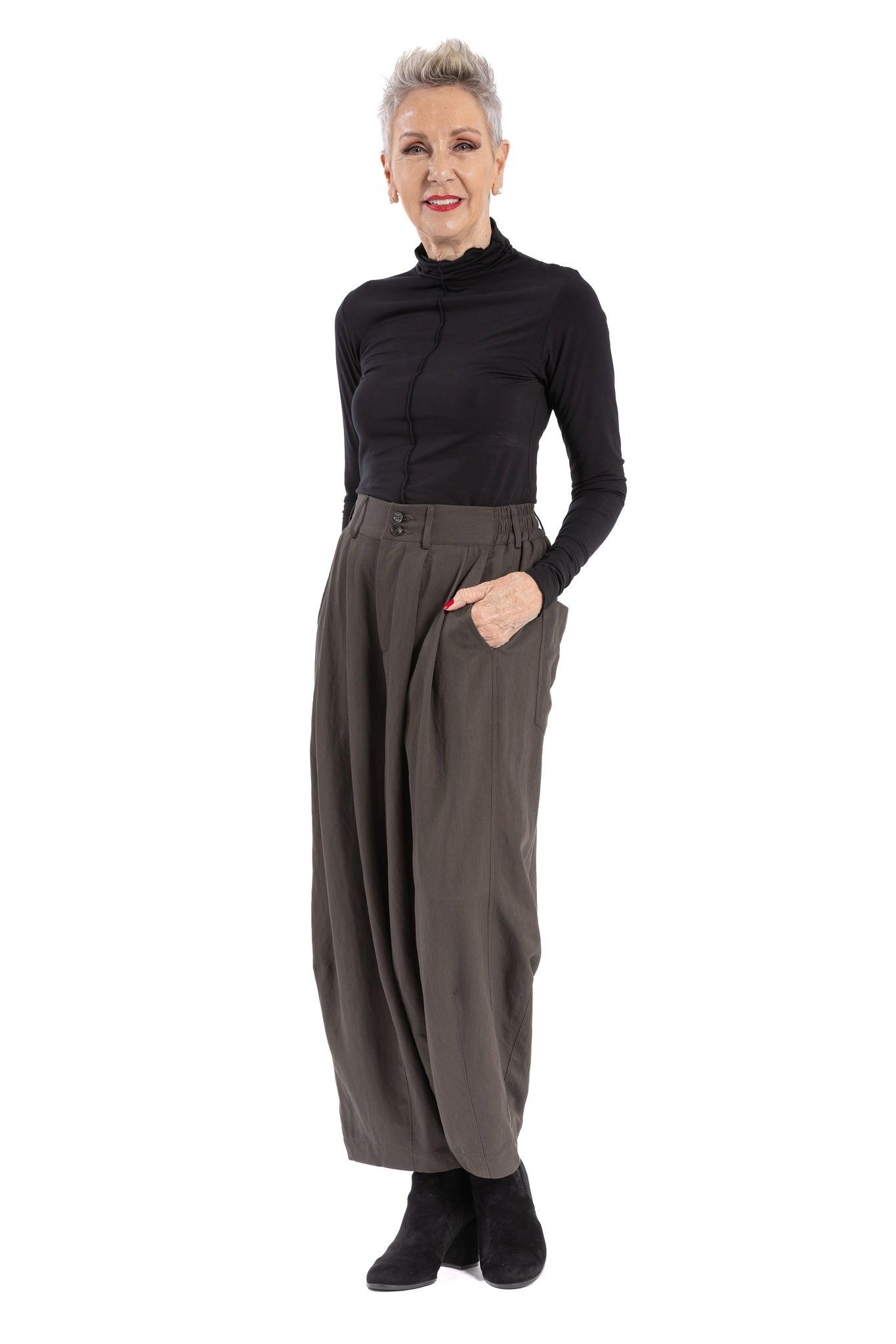 NAVA PANT NV