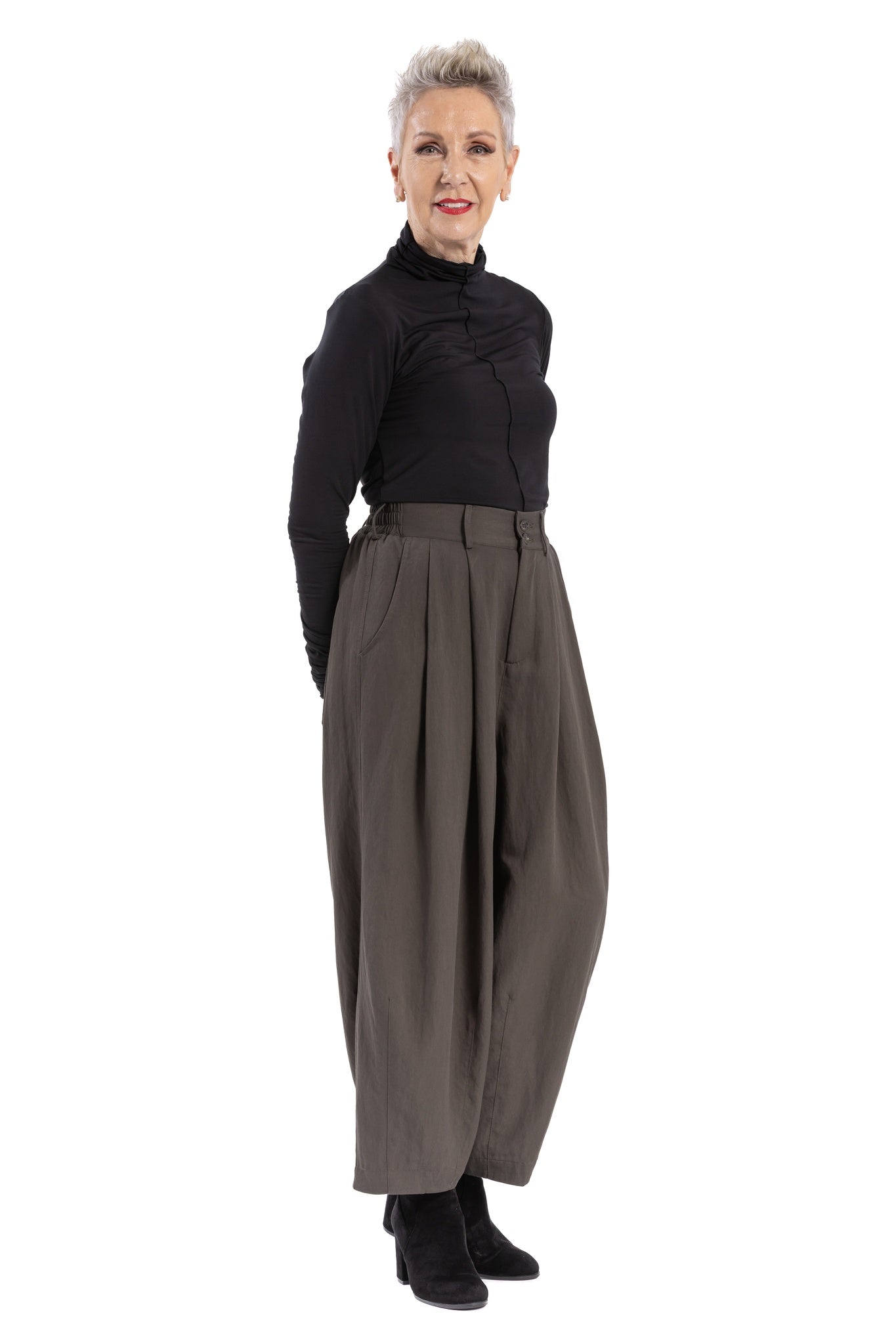 NAVA PANT NV