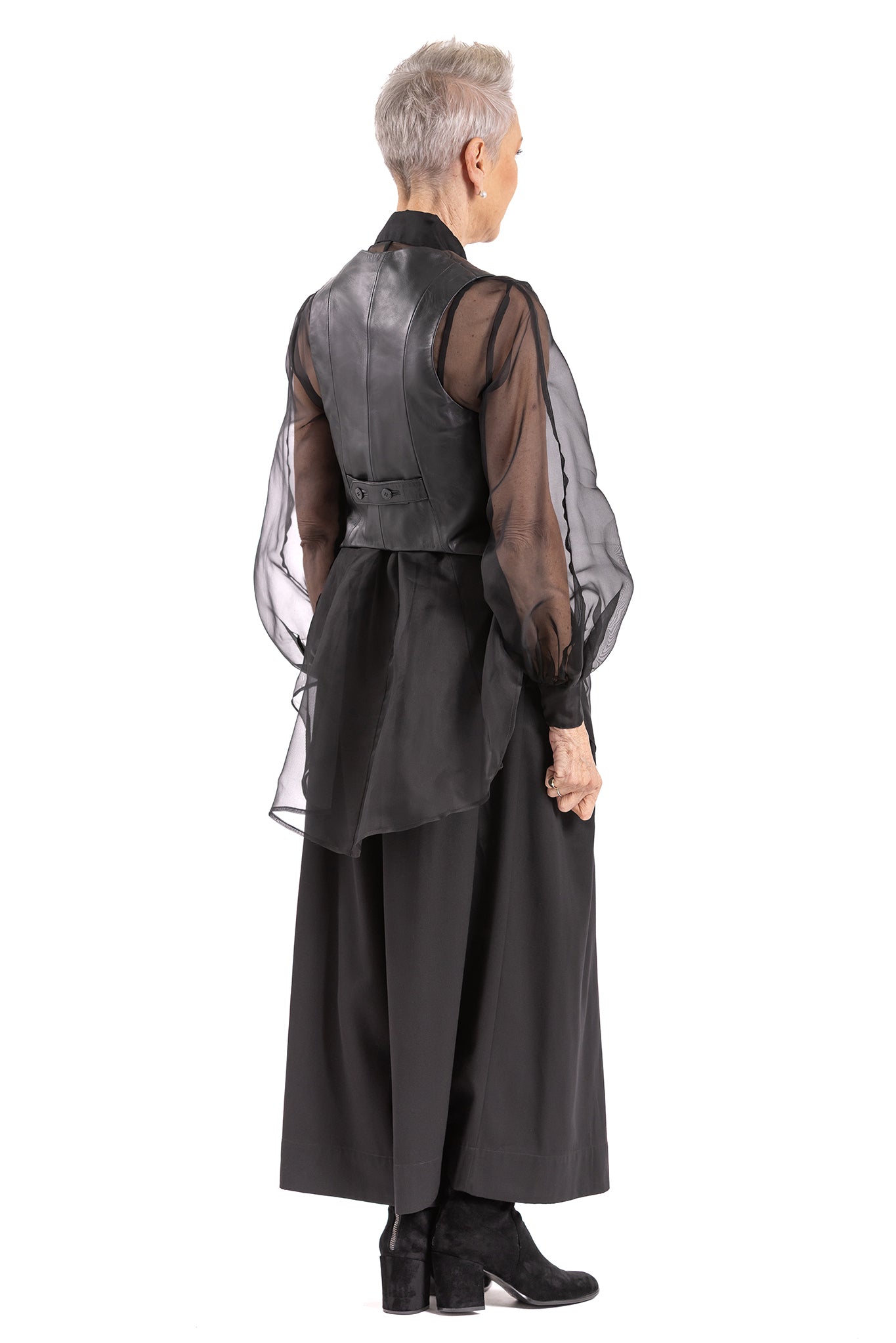 PETROU VEST LE